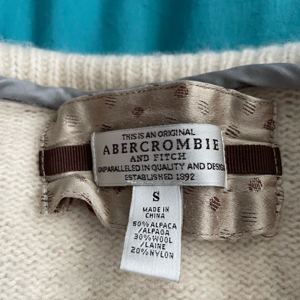 Abercrombie & Fitch cream sweater gently used size S